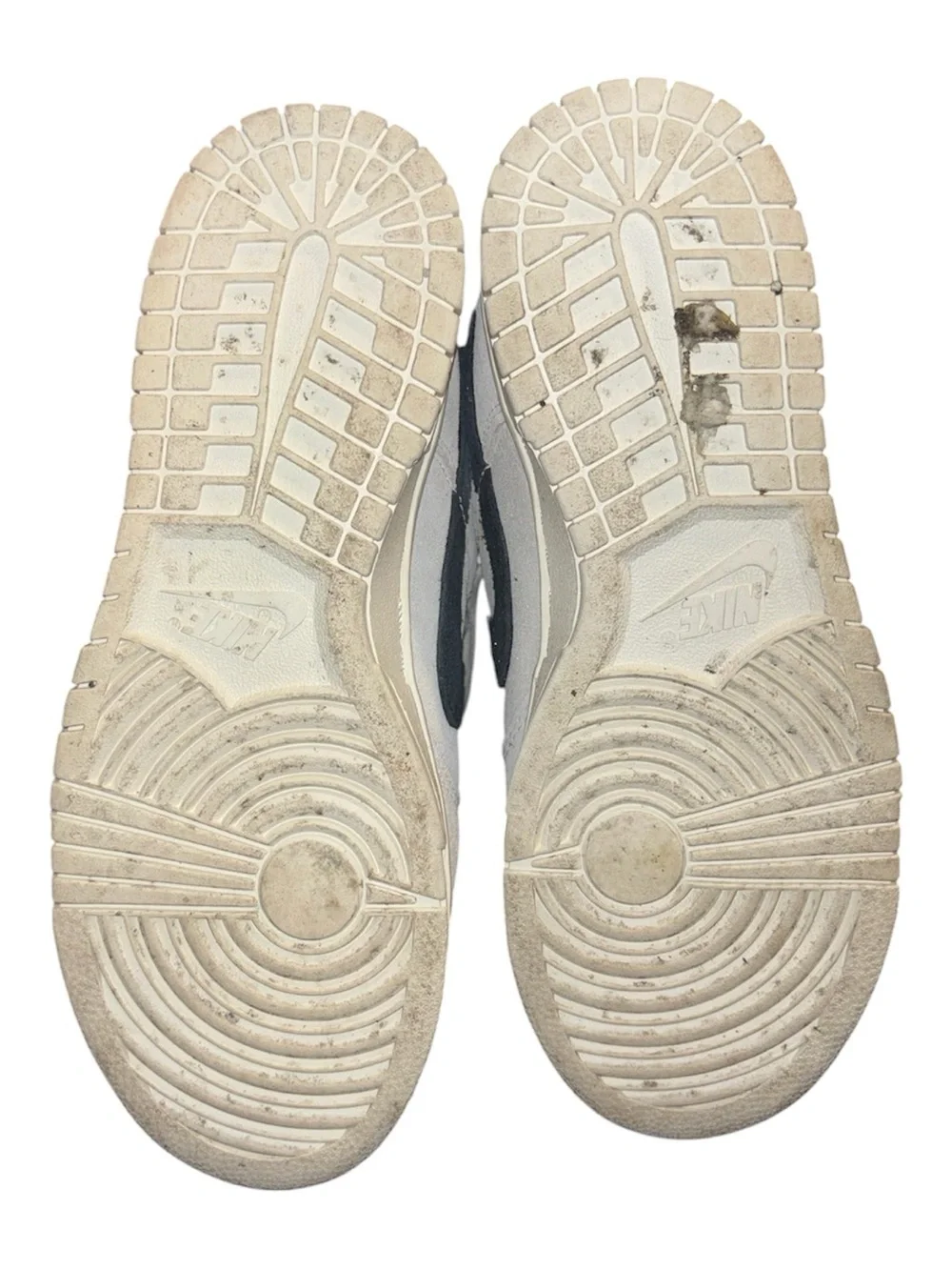 Nike Women's Dunk Low SE Glittery Suede Lace Up Sneakers White Black Size 8.5